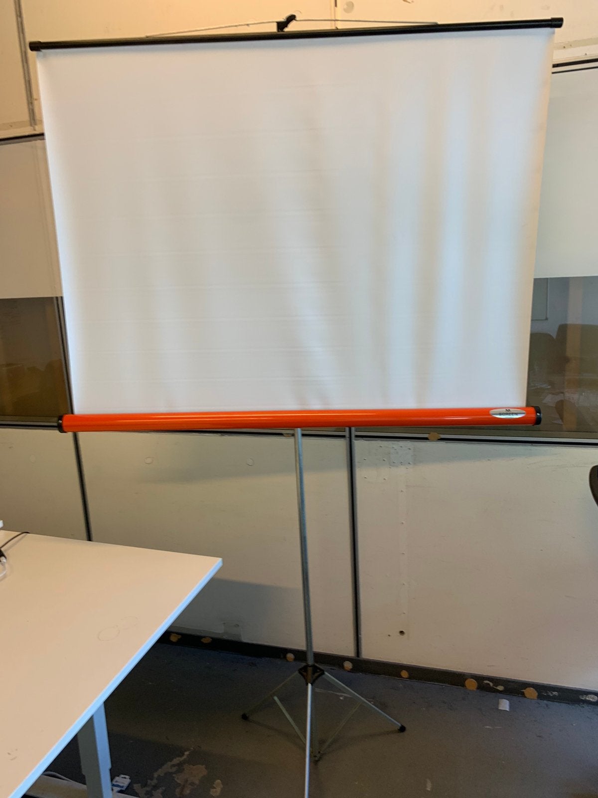 Projectiescherm op statief / draagbaar scherm - M Scree, Ophalen of Verzenden, Gebruikt