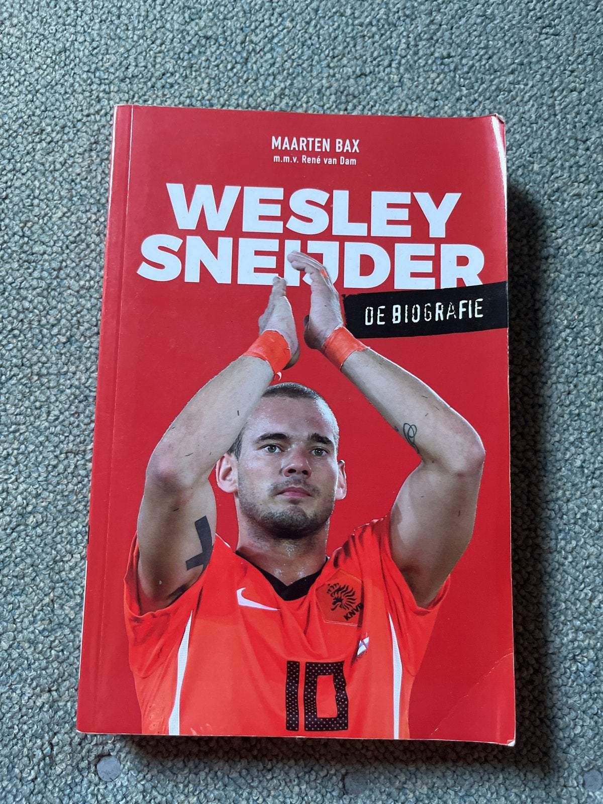 Wesley Sneijder - De Biografie (Boek), Ophalen of Verzenden, Gelezen