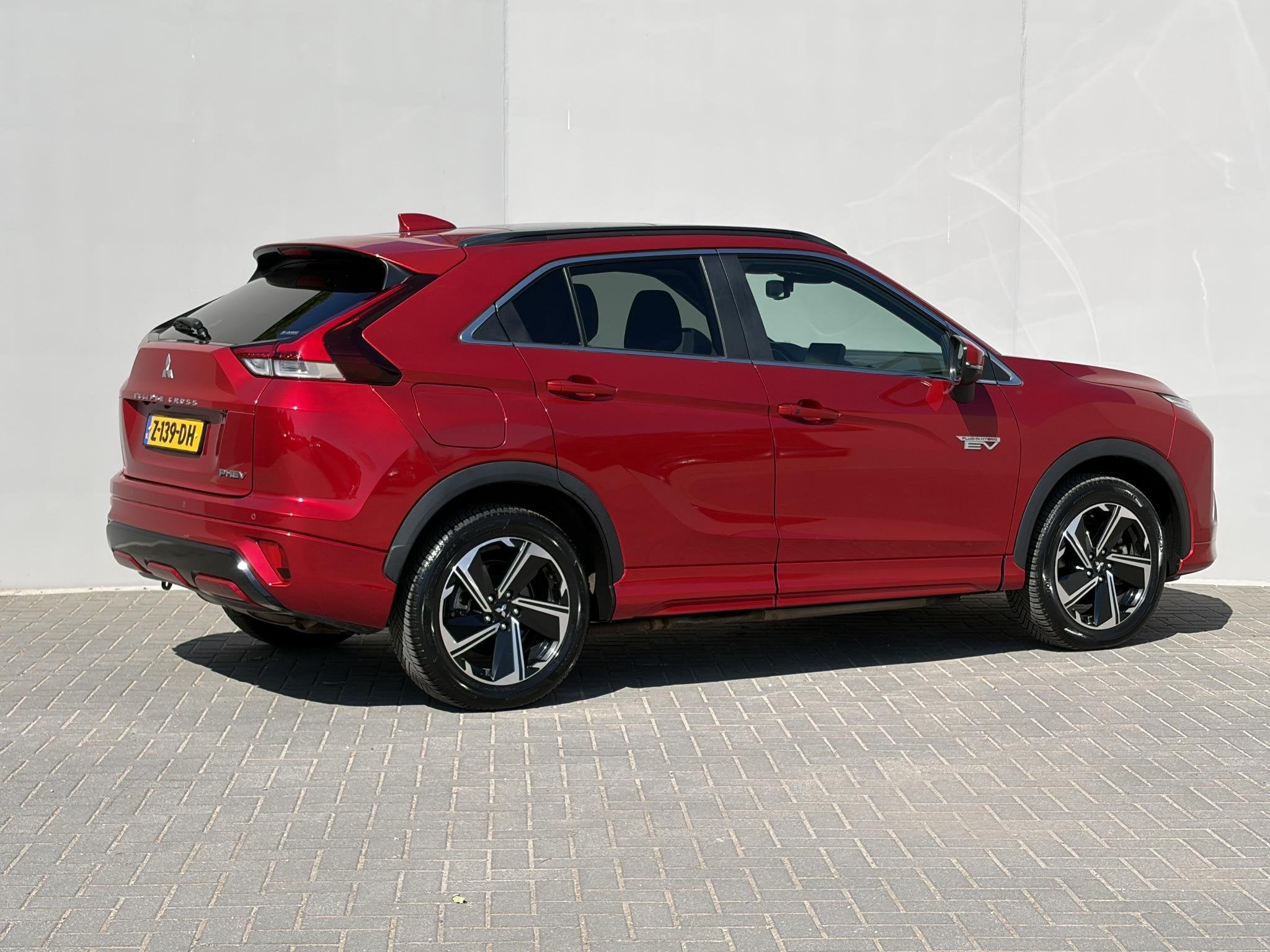 Mitsubishi Eclipse Cross 2.4 PHEV Instyle / Elektrisch schui, Automaat, 188 pk, 14 kWh, Euro 6