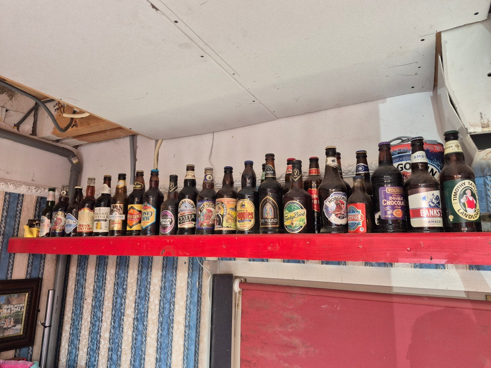 Verzameling van diverse Engelse merken bierflessen (leeg), Ophalen, Gebruikt