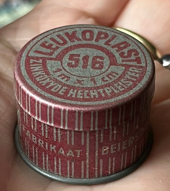 Heel klein blikje “ Leukoplast “ Amsterdam, Verzamelen, Blikken, Ophalen of Verzenden, Gebruikt, Overige