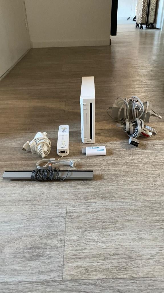 Nintendo wii zo goed als nieuw, Spelcomputers en Games, Ophalen of Verzenden, Zo goed als nieuw, Met 1 controller