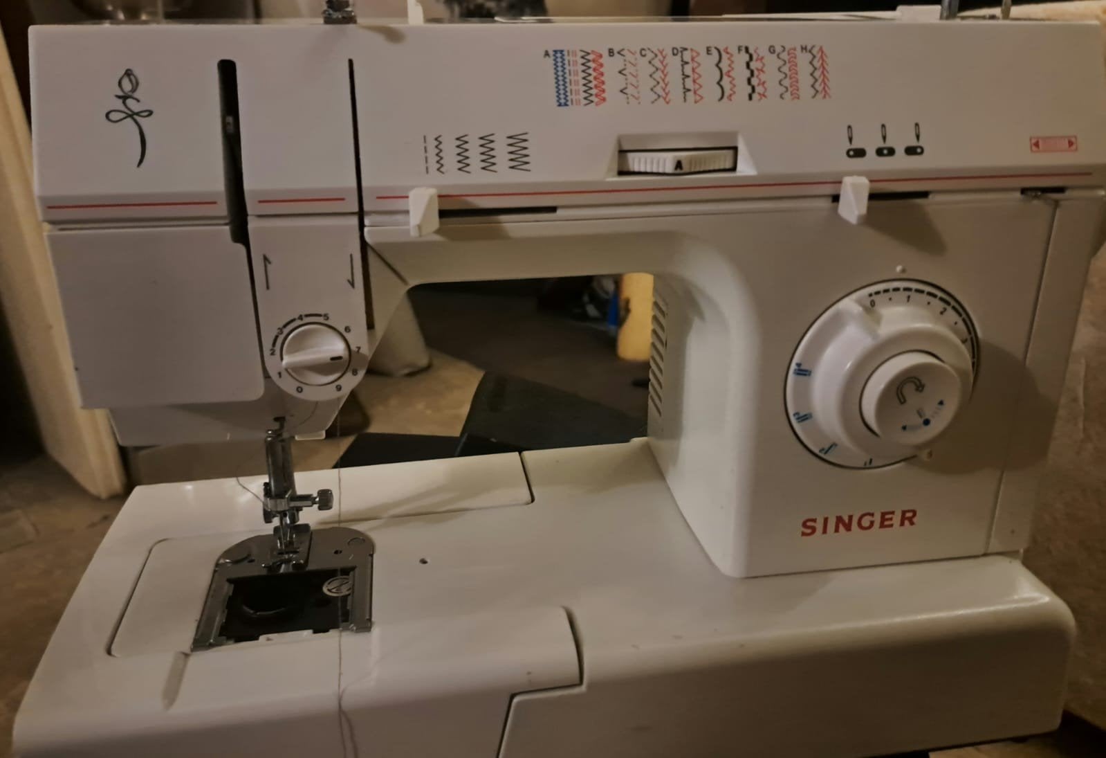Singer Naaimachine 2818C met voetpedaal, Ophalen, Gebruikt, Singer, Naaimachine
