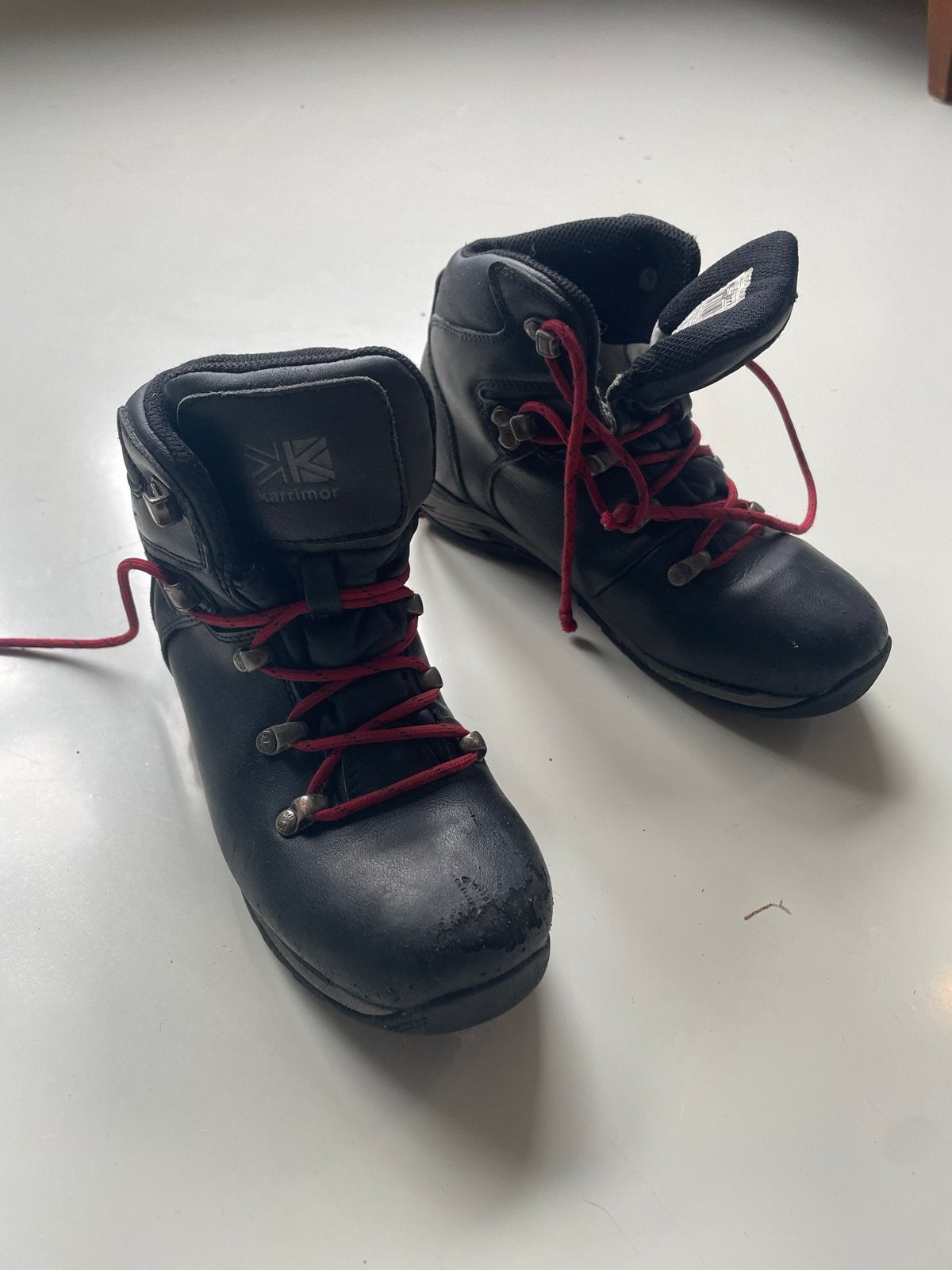 Karrimor Wandelschoenen Maat 34 Zwart met Rode Veters, Ophalen of Verzenden, Gebruikt, Schoenen