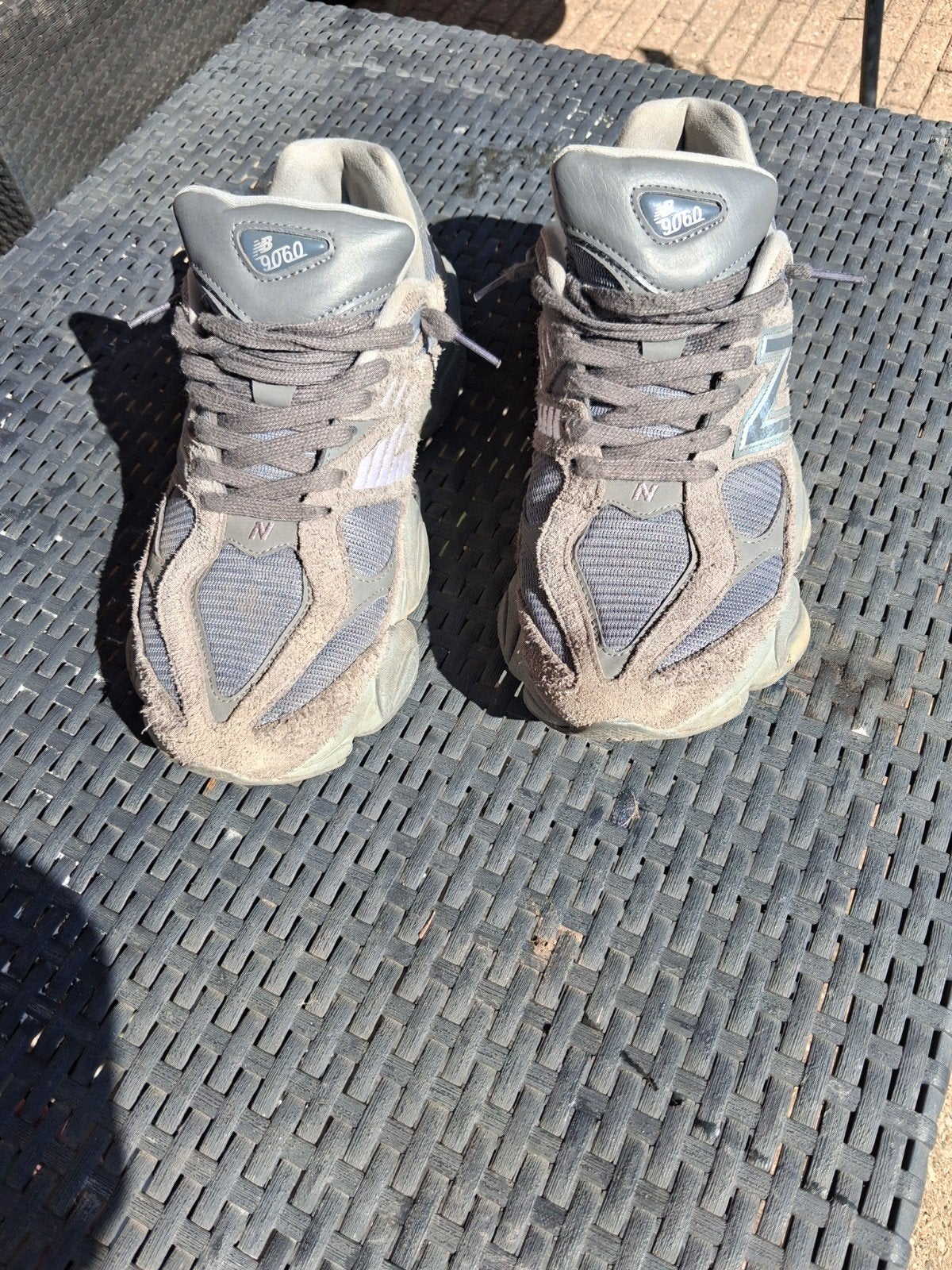 New Balance 9060 sneakers grijs - Maat 43 - Z.g.a.n., Ophalen of Verzenden