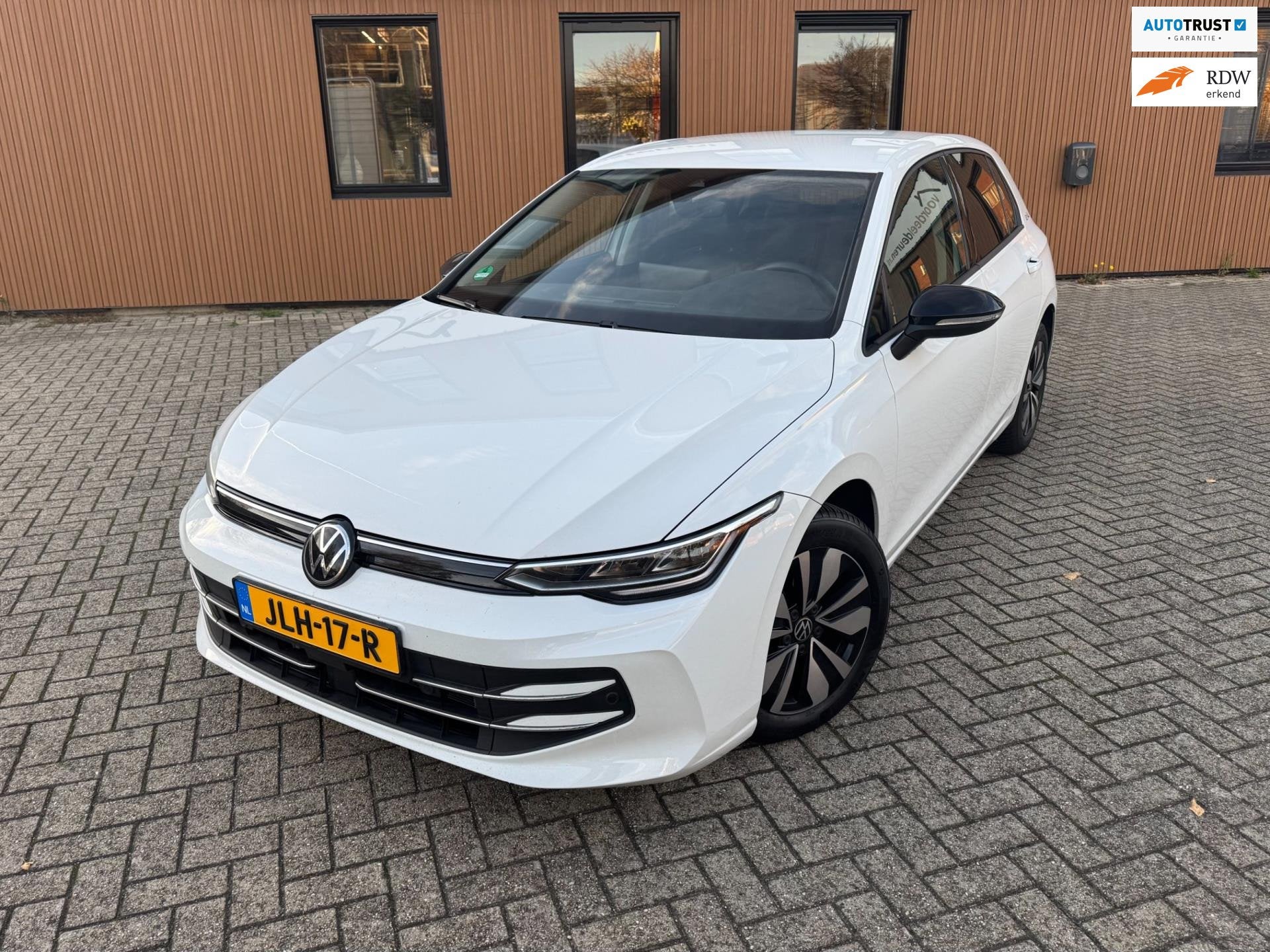 Volkswagen GOLF 1.5 eTSI Life Edition GOAL, Dealer onderhouden, Wit, Automatische klimaatregeling, Bedrijf