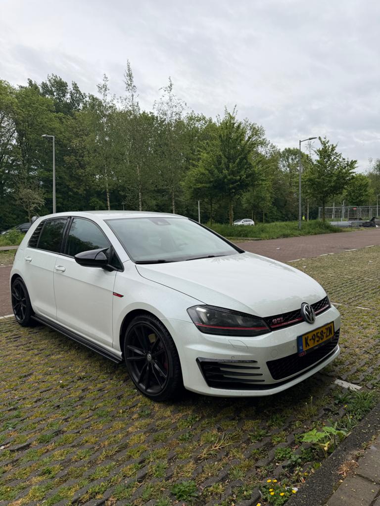 Volkswagen Golf 2.0 TSI GTI 5D DSG 2013 Parelmoer Wit, Auto's, Volkswagen, Zwart, 4 cilinders, 1984 cc, Leder en Stof