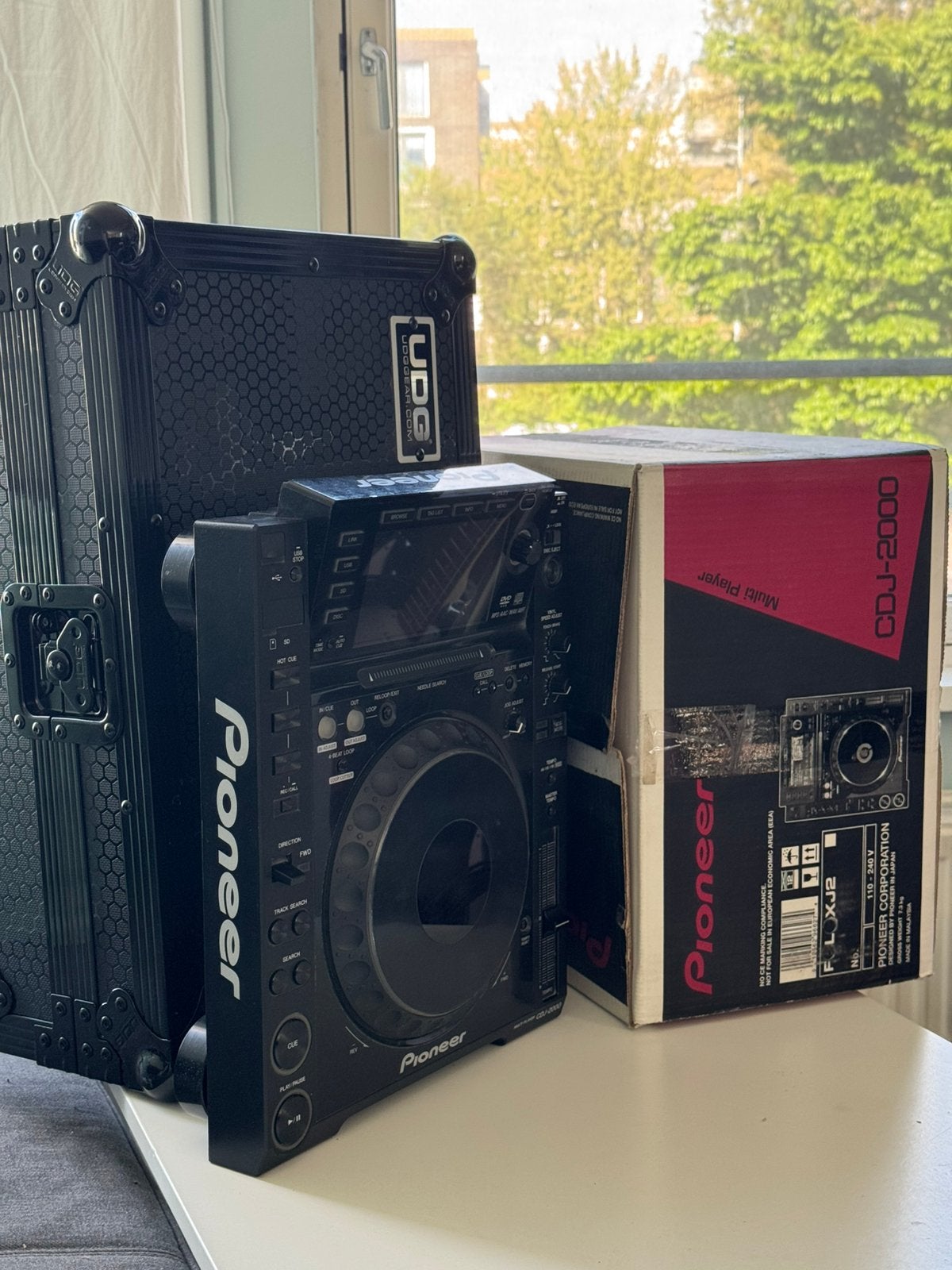 Pioneer full set (Cdj2000 + Mdj2000 ) + Exlusief flight case, Ophalen, Zo goed als nieuw, Overige instrumenten, Flightcase