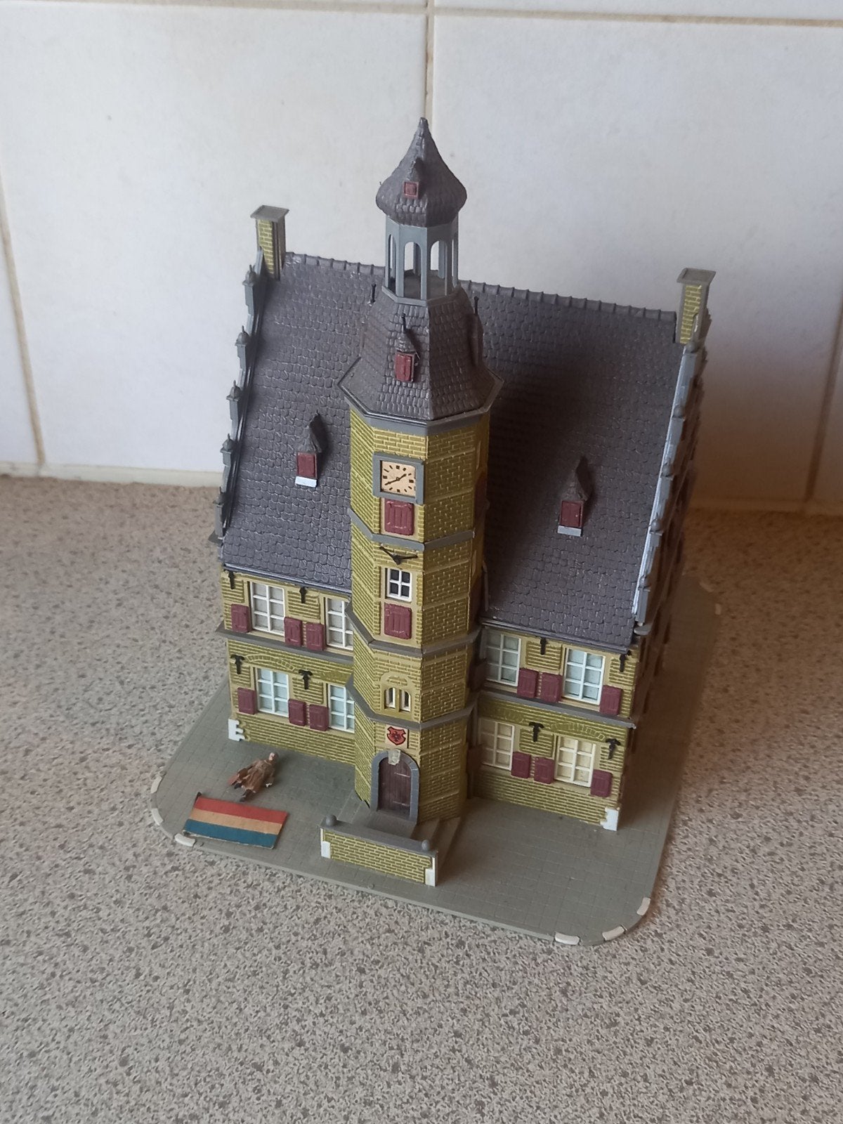 Kibri HO Nederlands stadhuis Gennep netjes gebouwd, Ophalen of Verzenden, Gebruikt, Brug, Tunnel of Gebouw, NS