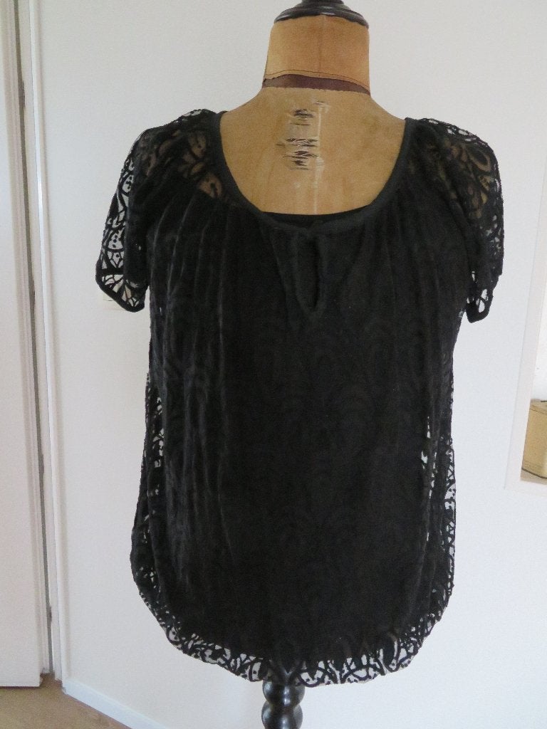 Dames blouse  zwart met kant maat M/L nieuw., Zwart, Maat 42/44 (L), Nieuw, Ophalen of Verzenden