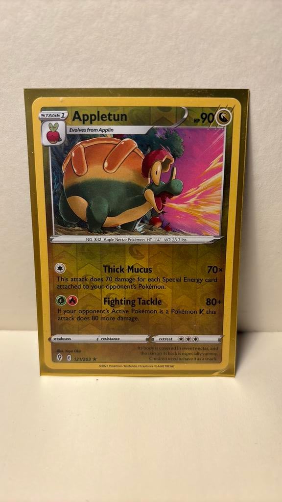 Appletun 121/203 evolving skies reverse holo pokemon kaart, Ophalen of Verzenden, Nieuw, Boosterbox