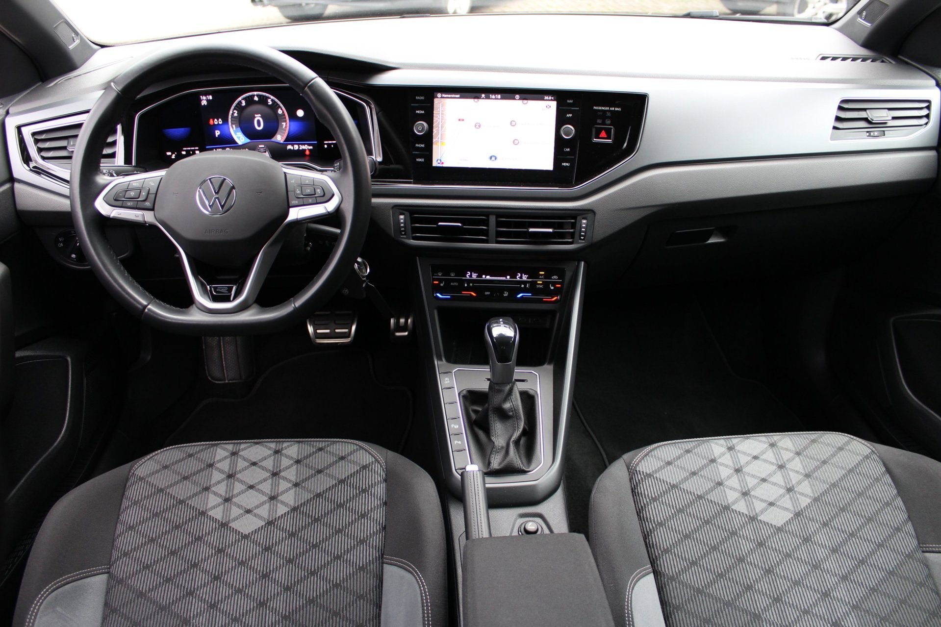 Volkswagen Polo 1.0 TSI 2x R-Line | Panoramadak | Beats by D, Auto's, Zwart, Overige kleuren, Origineel Nederlands, Bedrijf