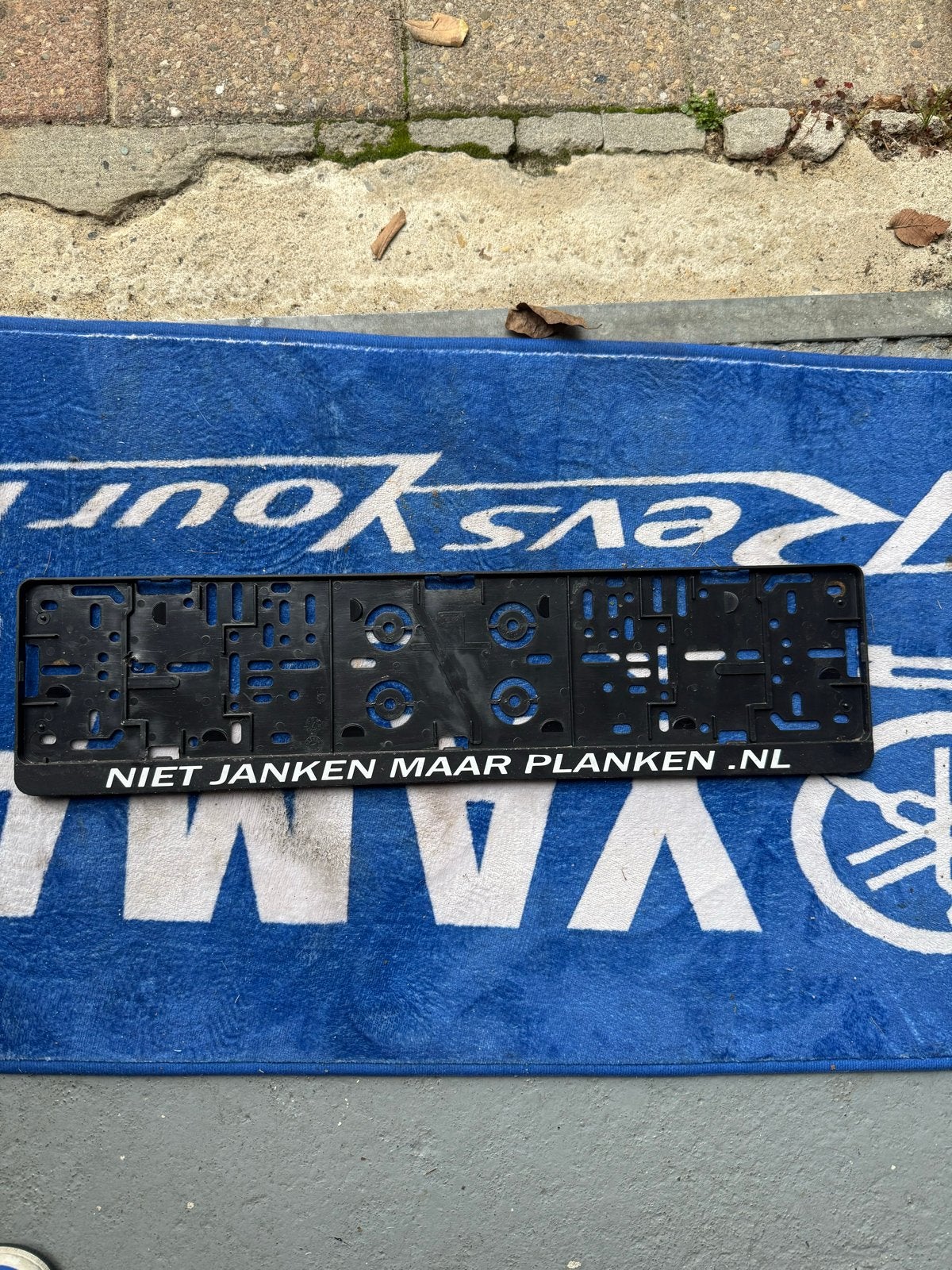 Kentekenplaathouder "Niet janken maar planken", Auto diversen, Auto-accessoires, Ophalen, Gebruikt