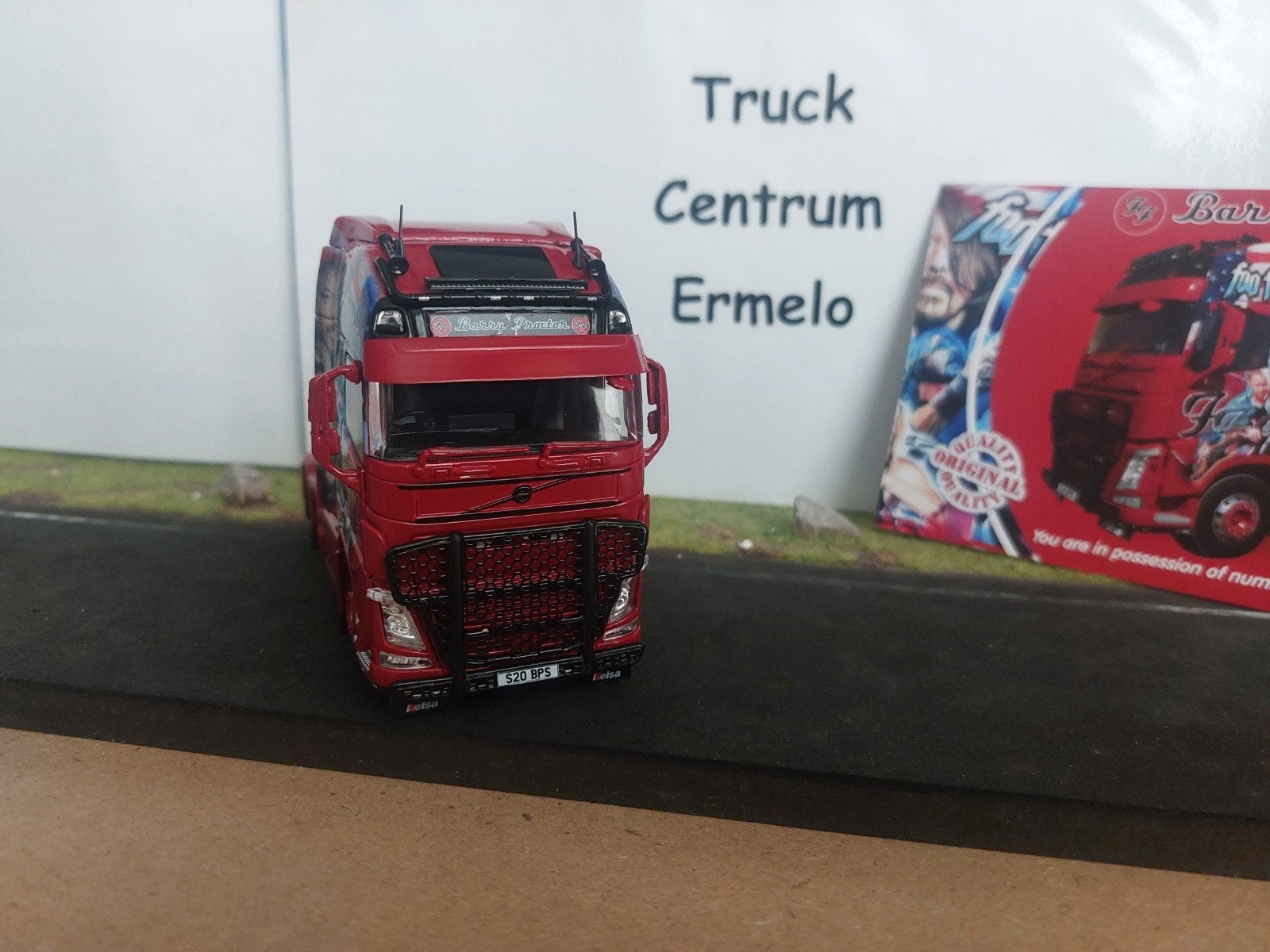 Barry Proctor - Foo Fighters
Volvo FH04 Globetrotter XL 6x2, Ophalen of Verzenden, Nieuw, Bus of Vrachtwagen, Tekno