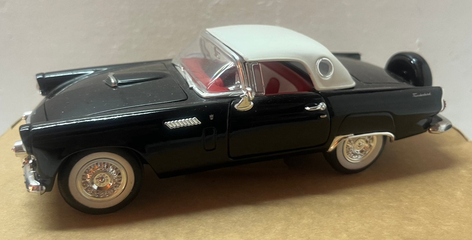 1:25 Schuco , Ford Thunderbird 1956, Metaal, Ophalen of Verzenden, Zo goed als nieuw, Auto, Overige merken