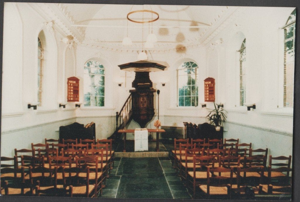 Itens Interieur NH Kerk Preekstoel  Foto, Verzenden, 1980 tot heden, Friesland