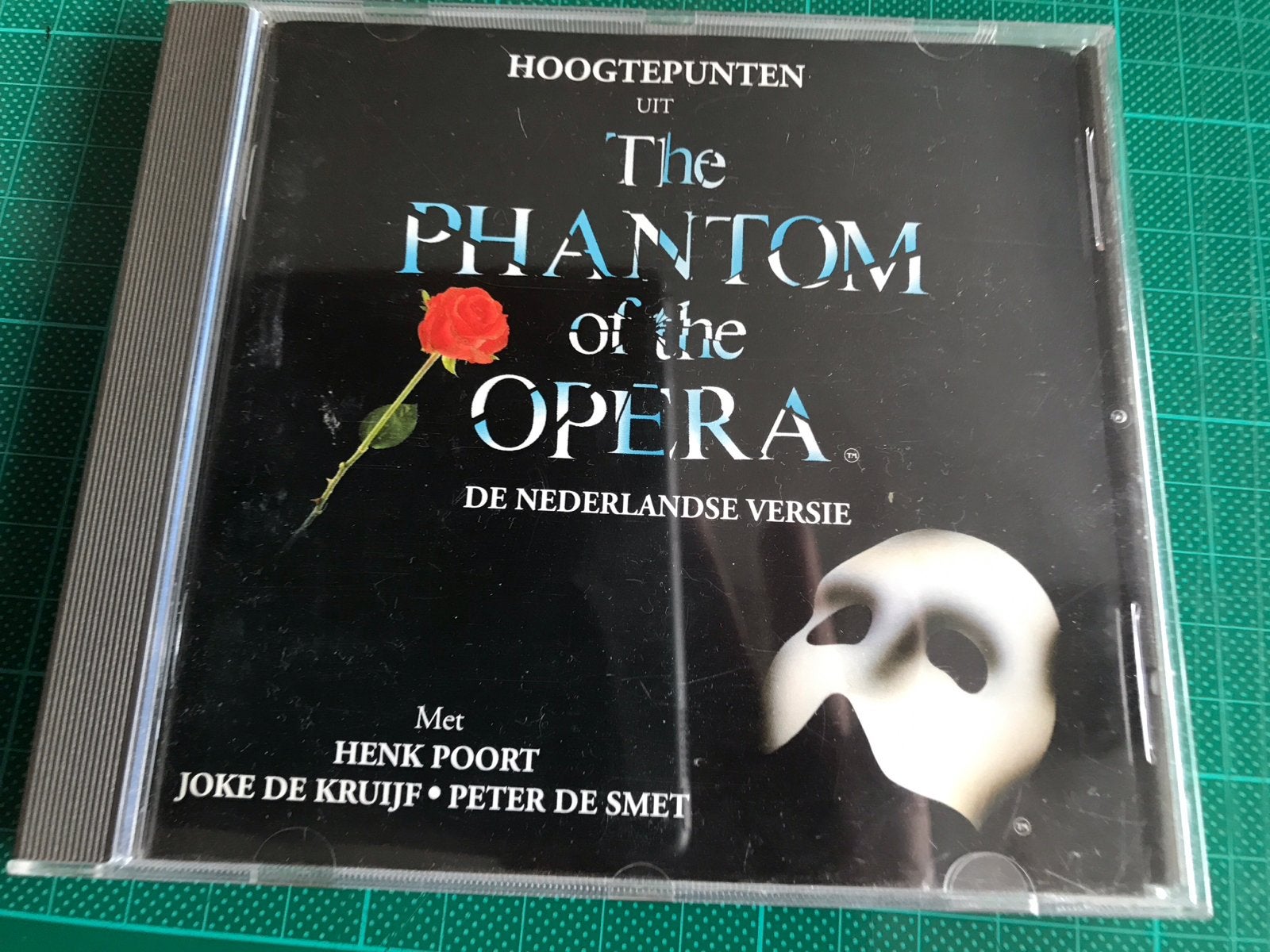 CD The Phantom of the Opera - De Nederlandse Versie (2), Ophalen of Verzenden, Zo goed als nieuw, Soundtrack of Musical