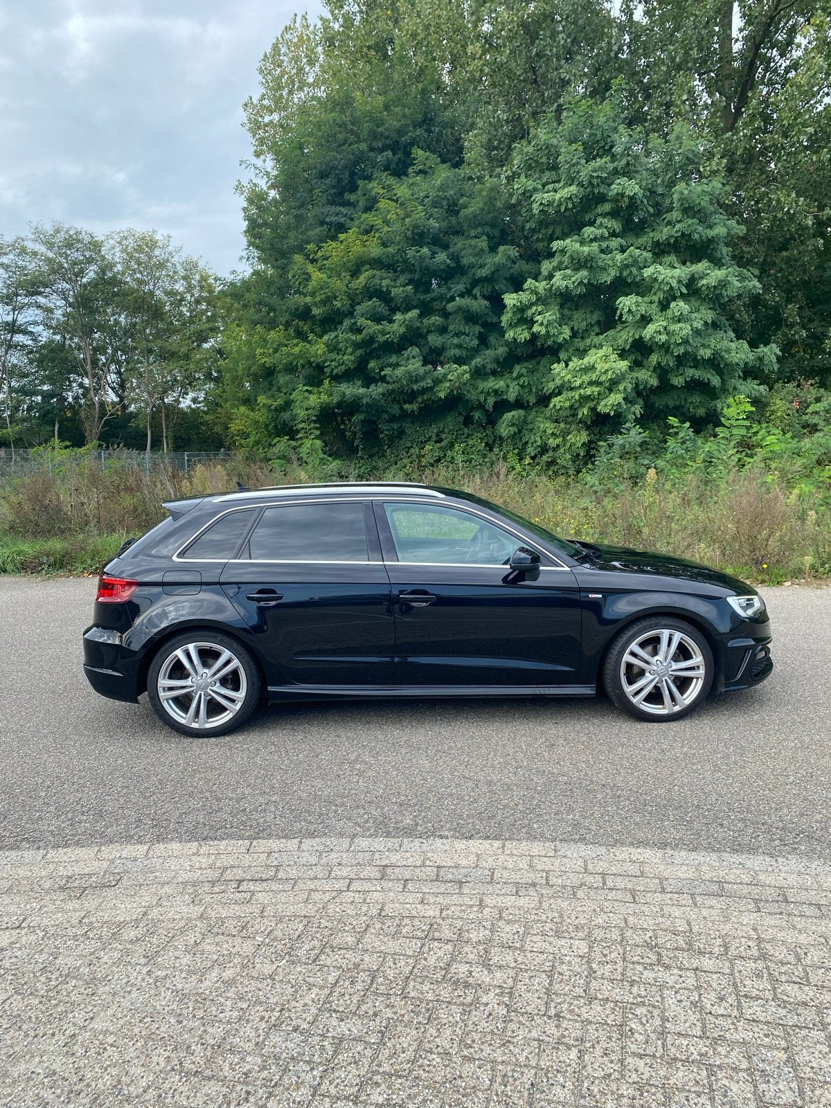 Foto 4 van Audi A3 1.4 TFSI ULTRA COD 110KW Sportback 2015 Zwart