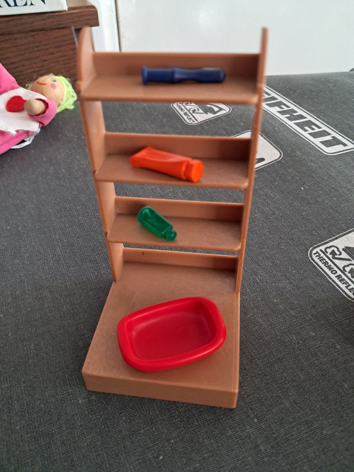 Foto 21 van Groot Playwood Poppenhuis met Meubels Poppetjes & Accessoire