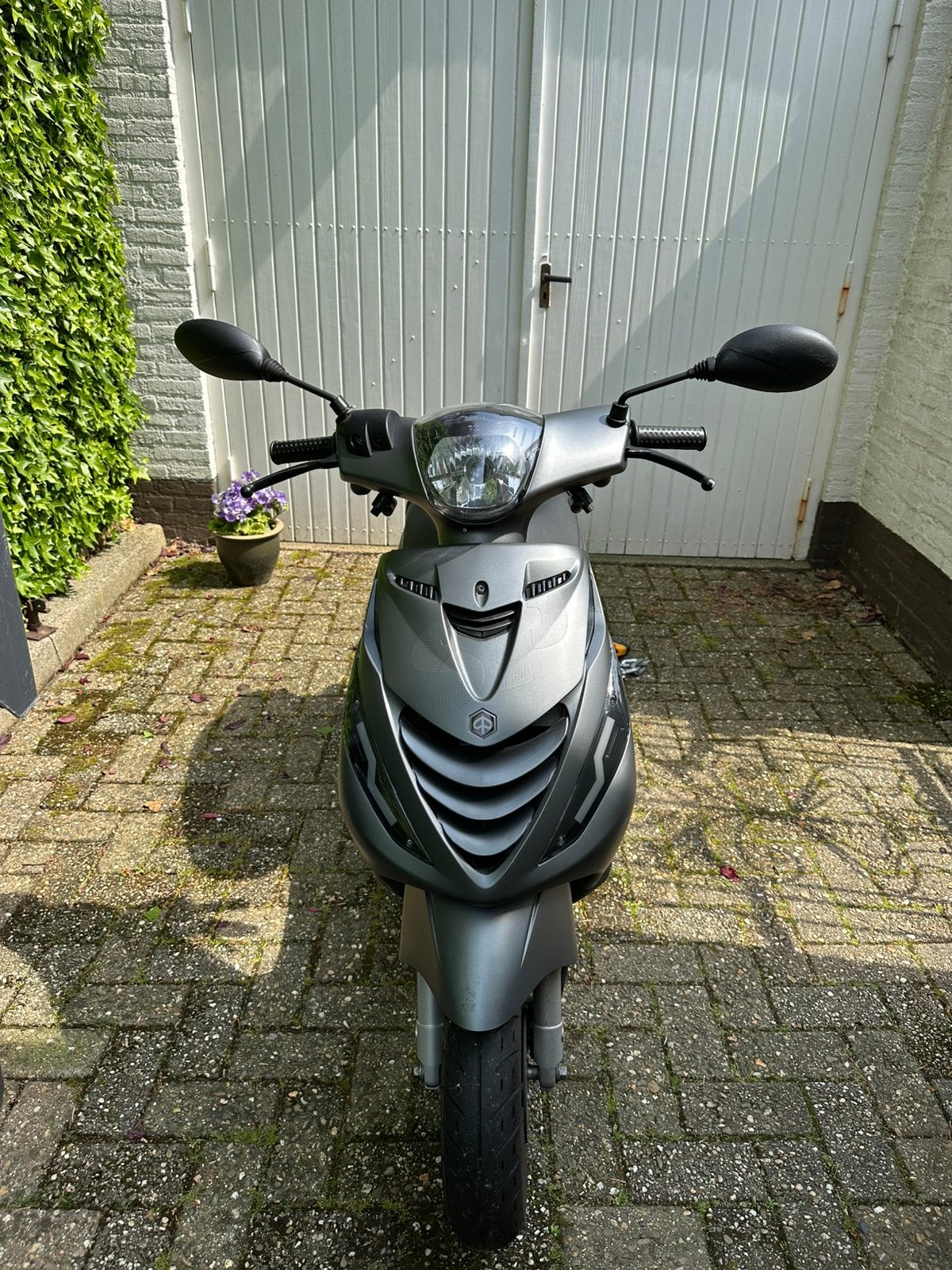 Piaggio Zip 2020 Grijs, Ophalen, Zip, Zo goed als nieuw, Benzine