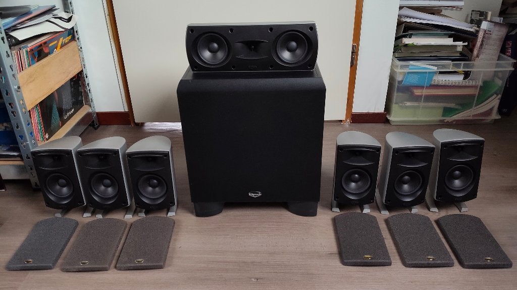 Mooie set Klipsch speakers set met Subwoofer, Zo goed als nieuw, Ophalen, Inclusief muurbeugels, Overige merken