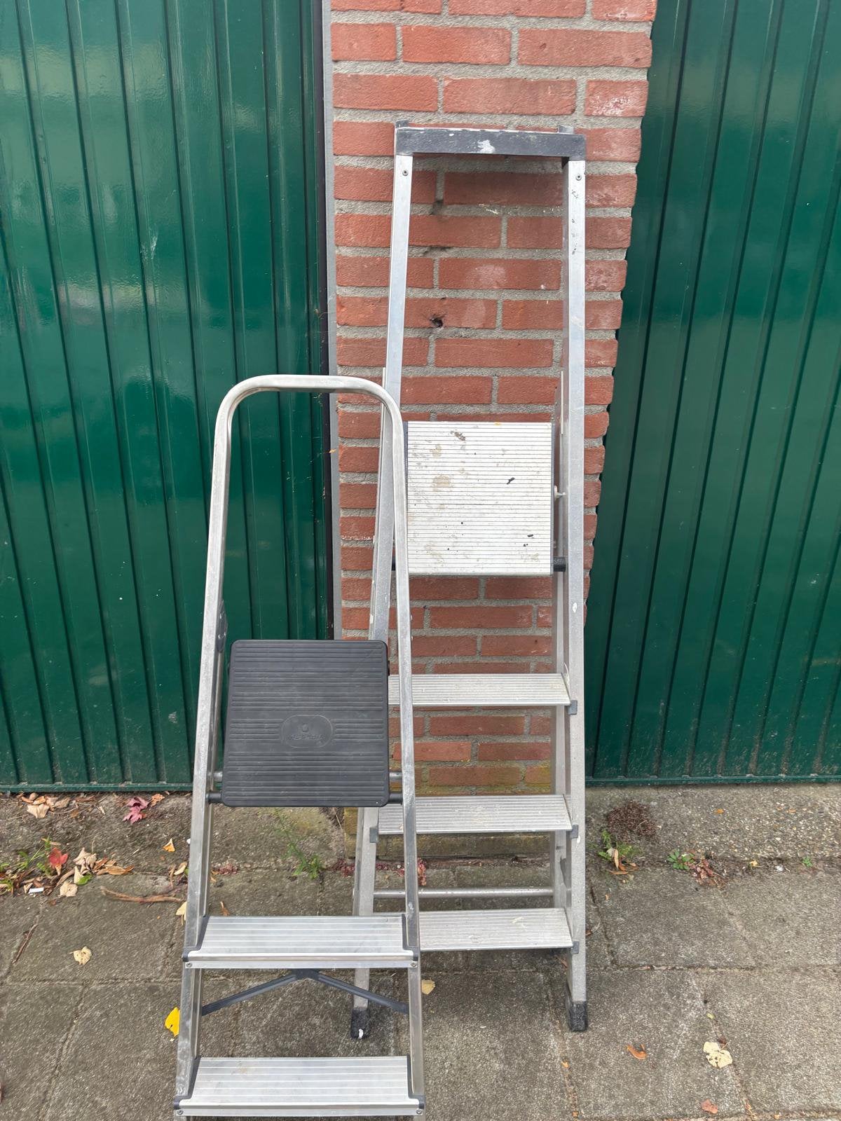Huishoudtrap set, Doe-het-zelf en Verbouw, Ophalen, Zo goed als nieuw, Minder dan 2 meter