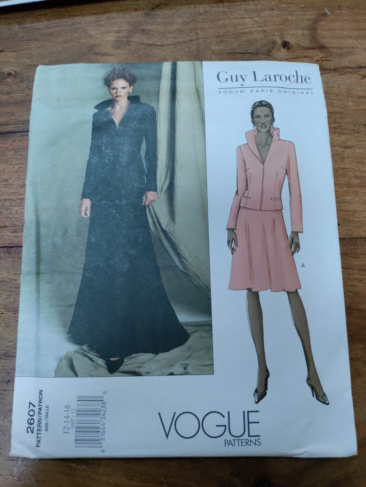 Vogue Pattern Service 2607 Guy Laroche Naaipatroon, Overige merken, Gebruikt, Verzenden, Vrouw