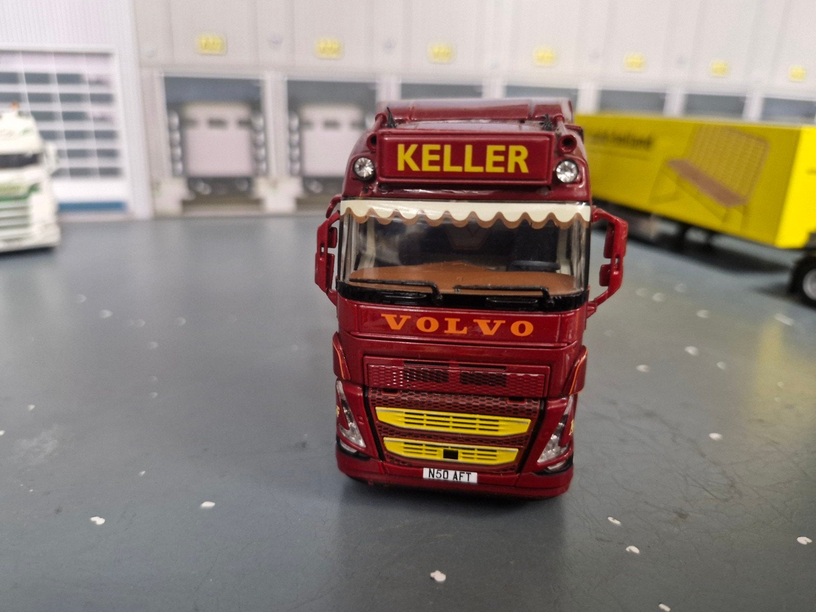 volvo FH trekker 6x2 wsi KELLER, Hobby en Vrije tijd, Ophalen of Verzenden