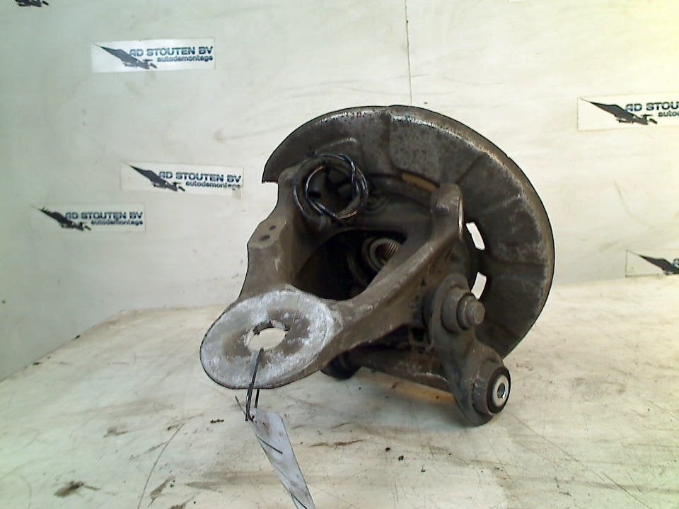 Fusee Links Achter BMW X6 (F16) (2014-08/2019-07), Gebruikt, Petuelring 130, München 80809, , Duitsland, BMW, Bayerische Motoren Werke AG