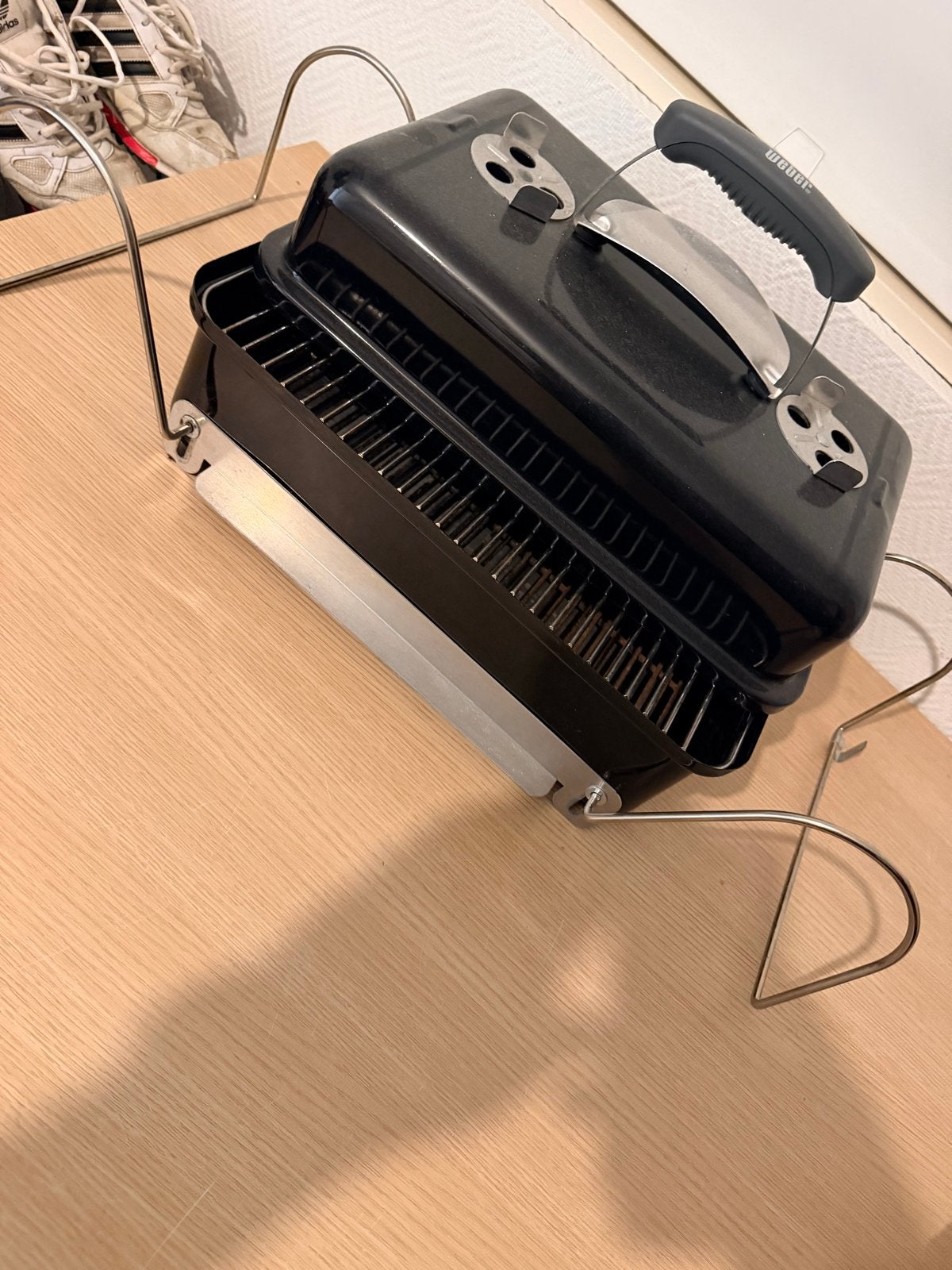 Compacte Weber Go-Anywhere Houtskoolbarbecue, Ophalen, Zo goed als nieuw