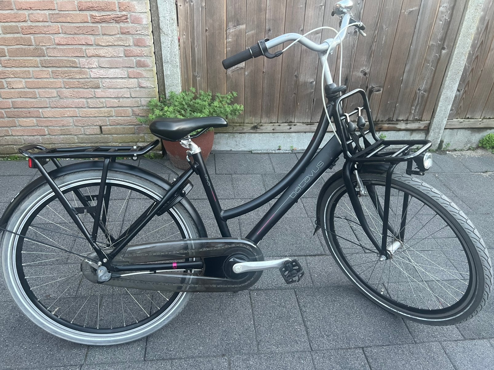 Bijna nieuwe Batavus Diva 26 inch, 3 versnellingen, Ophalen, Terugtraprem, Versnellingen, Zo goed als nieuw