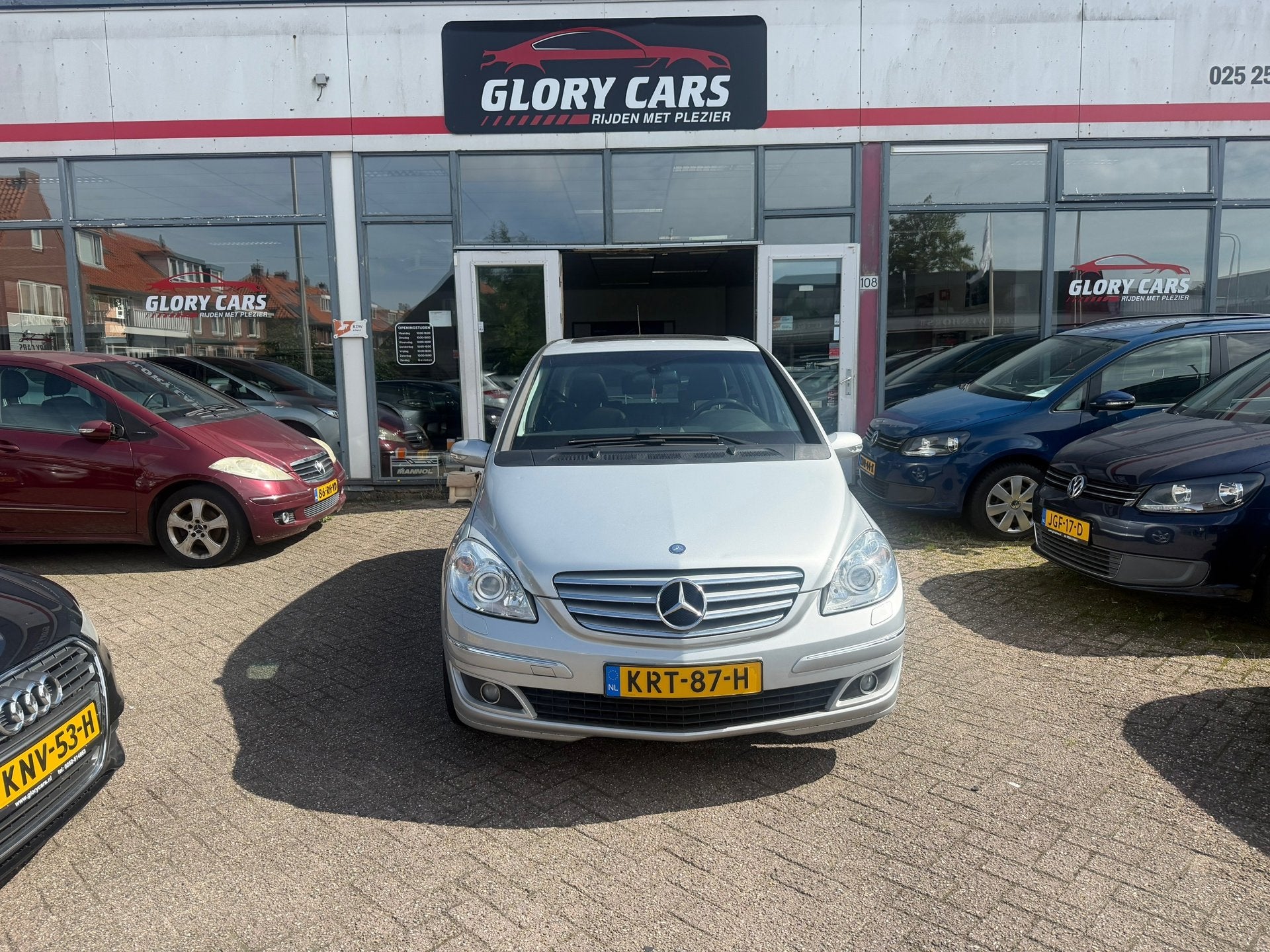 Mercedes-Benz B-klasse 200 TREKHAAK-NAVI-XENON-PANO-LEER, Auto's, 136 pk, Gebruikt, Zwart, 4 cilinders