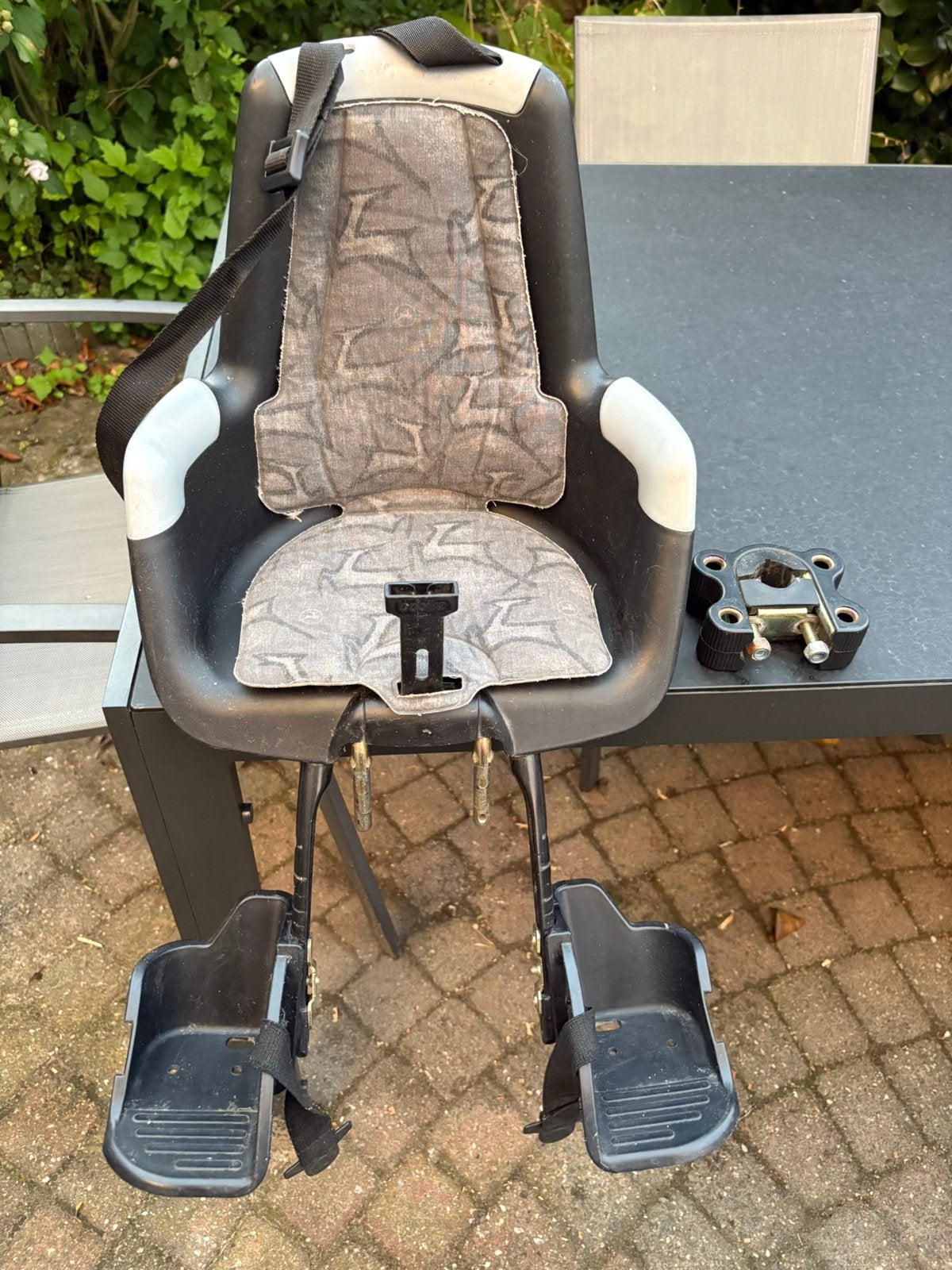 Bobike fietsstoeltje voor voorop in goede staat met houder, Ophalen of Verzenden, Zo goed als nieuw, Voorzitje, Voetsteuntjes