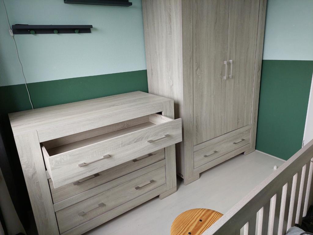 Meubels babykamer van Interbaby. Kast, commode en ledikant., Ophalen, Gebruikt, Jongetje of Meisje