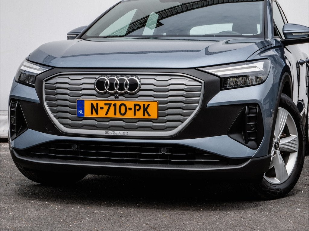 Audi Q4 e-tron 35 Launch edition 55 kWh SOH 91% Trekhaak/ Ca, Auto's, Audi, Gebruikt, Blauw, Automatische klimaatregeling, Origineel Nederlands