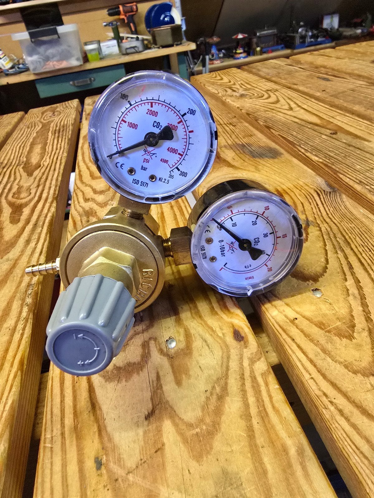 Reduceertoestel met dubbele manometer voor Co2/Argon, Doe-het-zelf en Verbouw, Meetapparatuur, Gebruikt, Druk, Ophalen of Verzenden