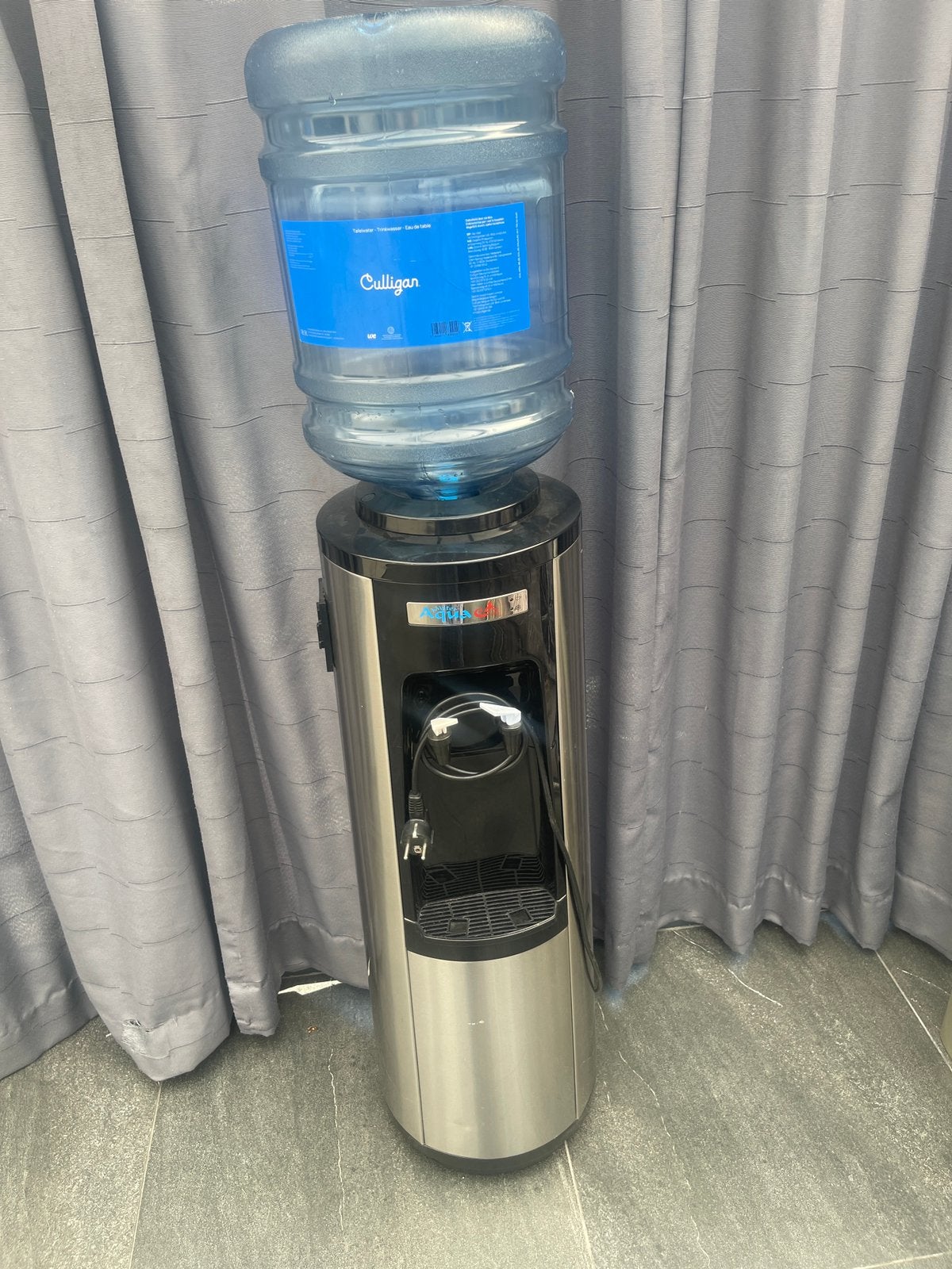 Te koop aangeboden oasis rvs water, Ophalen of Verzenden, Zo goed als nieuw