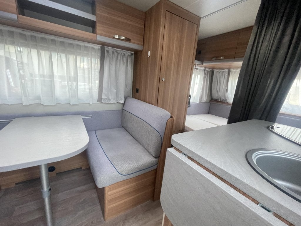 Weinsberg CaraOne 390 QD Lichtgewicht 4 Pers. Luif, Caravans en Kamperen, Overige merken, Kachel, Bedrijf, Treinzit
