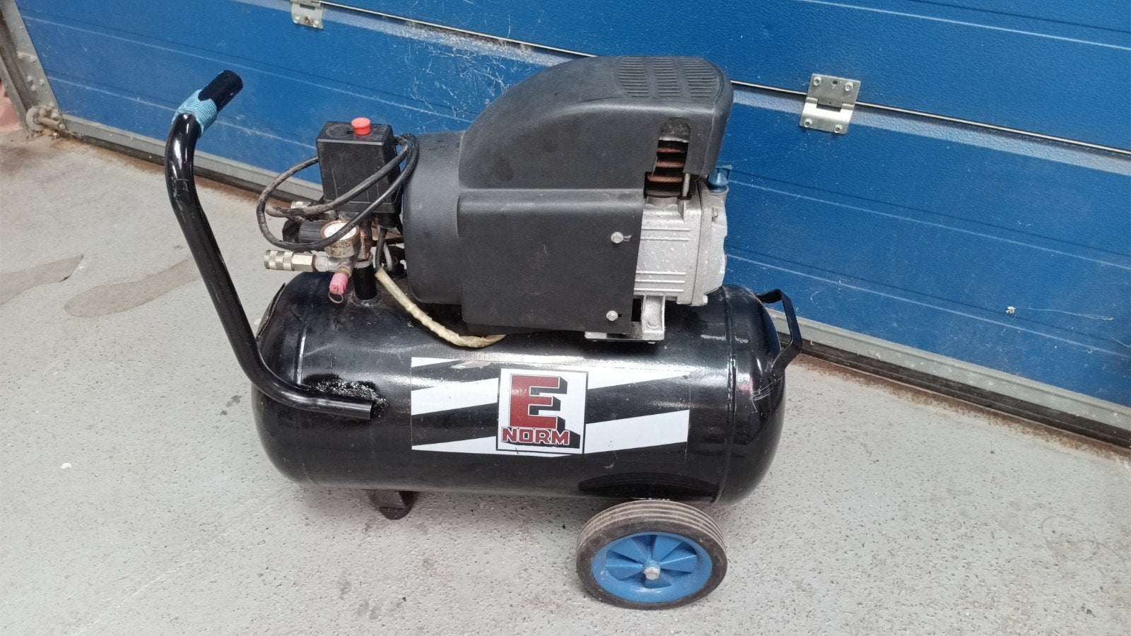 FERM CRM1030 Compressor 50 liter - 8 bar, Ophalen, Gebruikt, 6 tot 10 bar, 25 tot 100 liter
