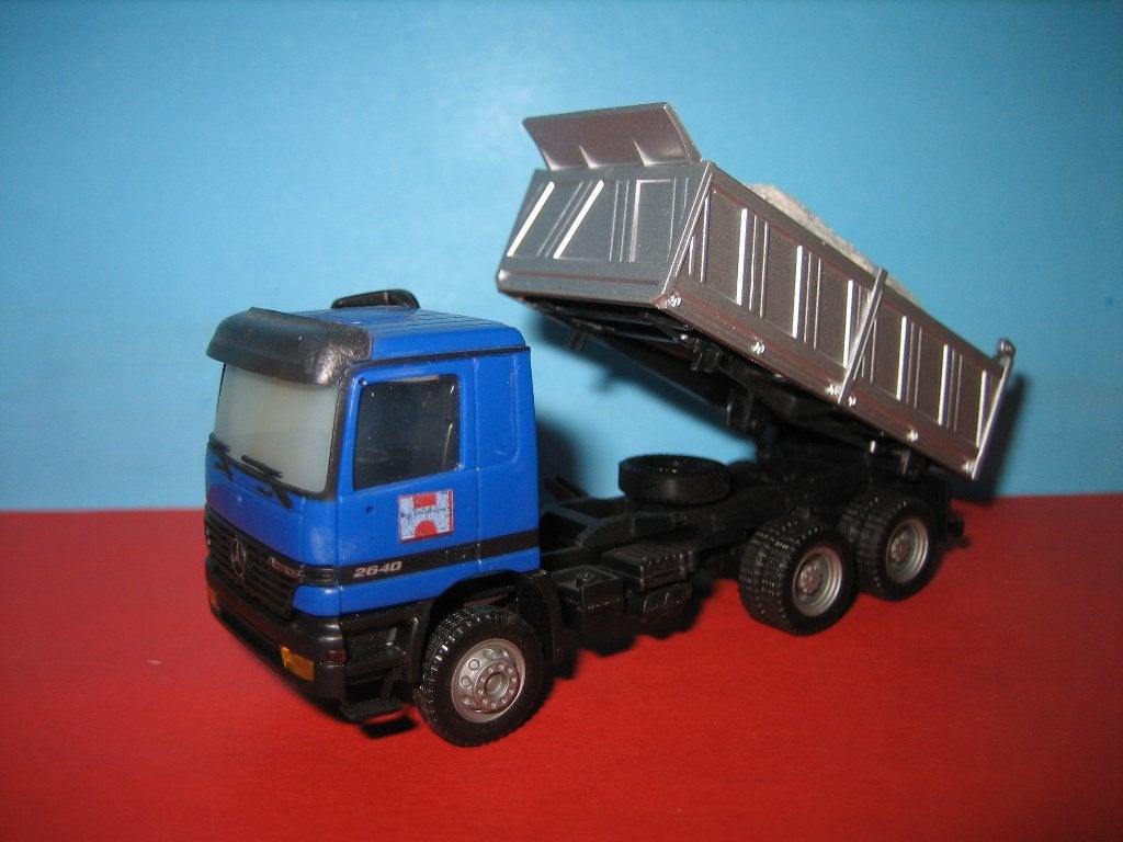 Bak  Kipper bakwagen MERCEDES  blauw  Herpa, Ophalen of Verzenden, Zo goed als nieuw, Bus of Vrachtwagen, Herpa