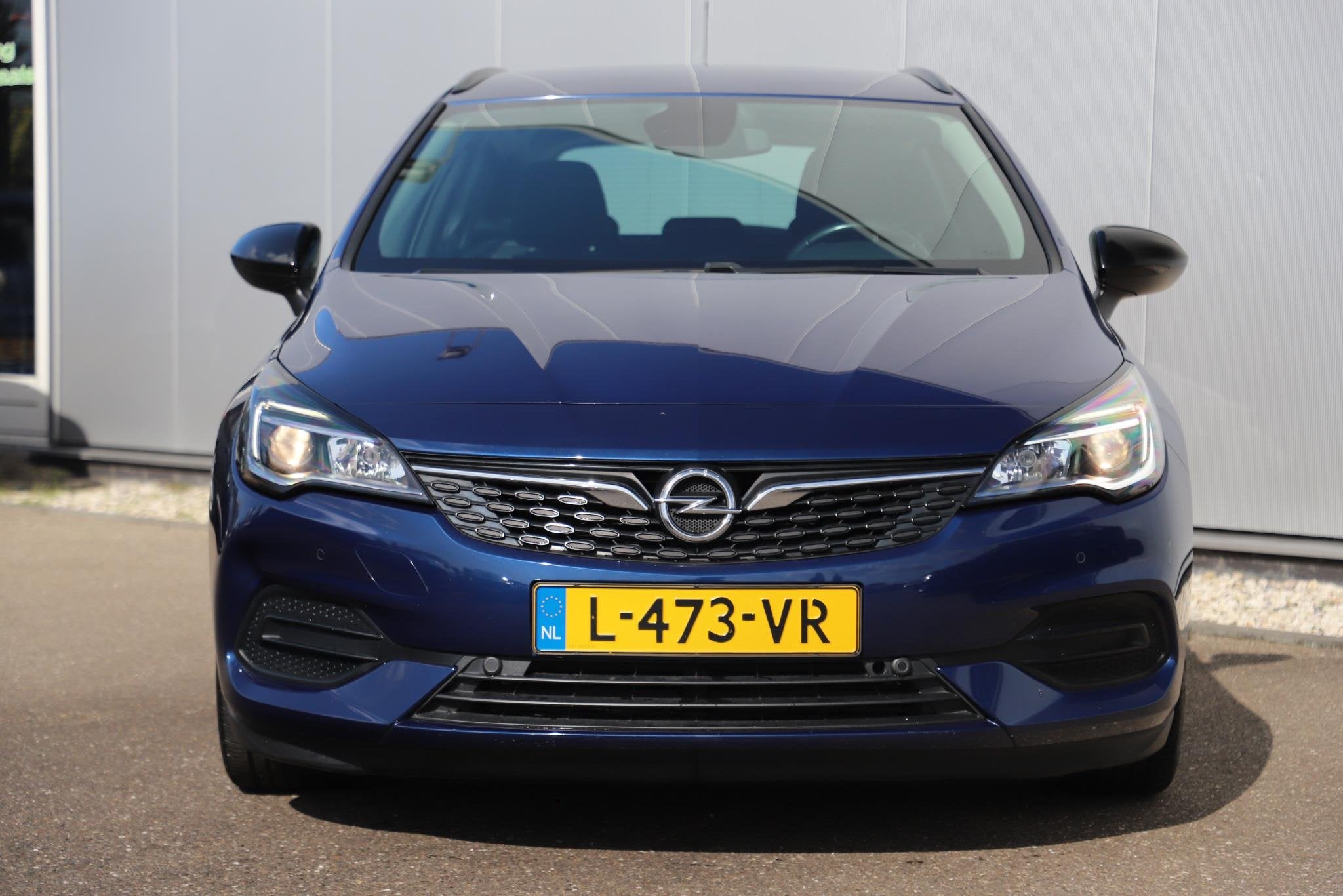 Foto 2 van Opel Astra Sports Tourer 1.2 Edition 110PK Navigatie Carplay