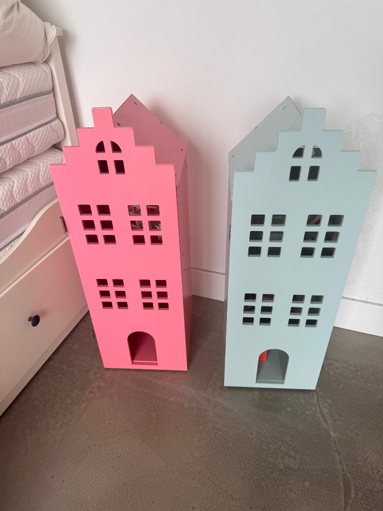 2 houten poppenhuizen met Maileg muisjes & meubels, Ophalen, Zo goed als nieuw, Poppenhuis