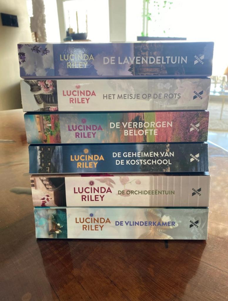 Lucinda Riley boeken, Boeken, Ophalen, Zo goed als nieuw