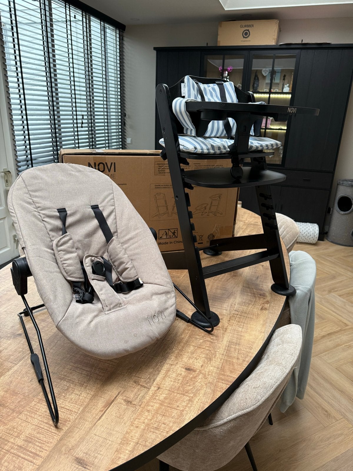 Novi At Home Kinderstoel 1-2-3 Grow Complete met Meyco kusse, Ophalen, Zo goed als nieuw, Meegroeistoel, Afneembaar eetblad
