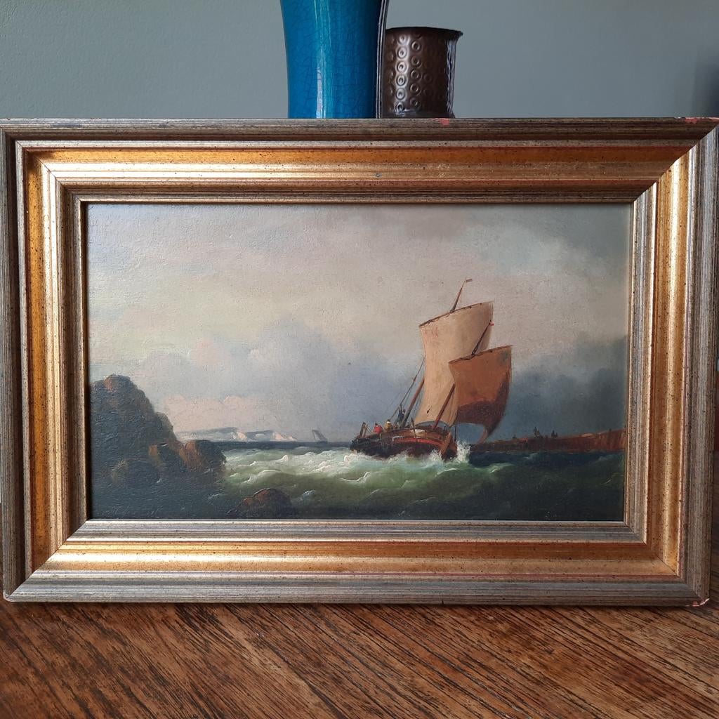 Scheepje bij kust op zee, Antiek en Kunst, Ophalen