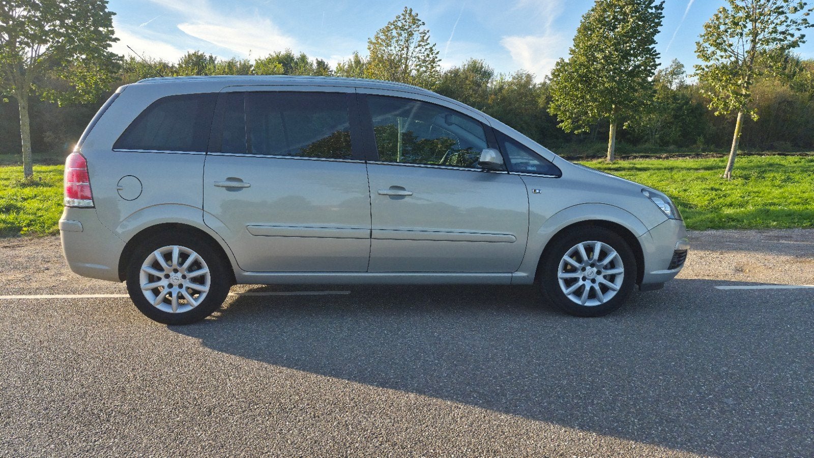 Opel Zafira 1.8 2007 Grijs NIEUWE APK, 4 cilinders, Origineel Nederlands, Particulier, 1403 kg