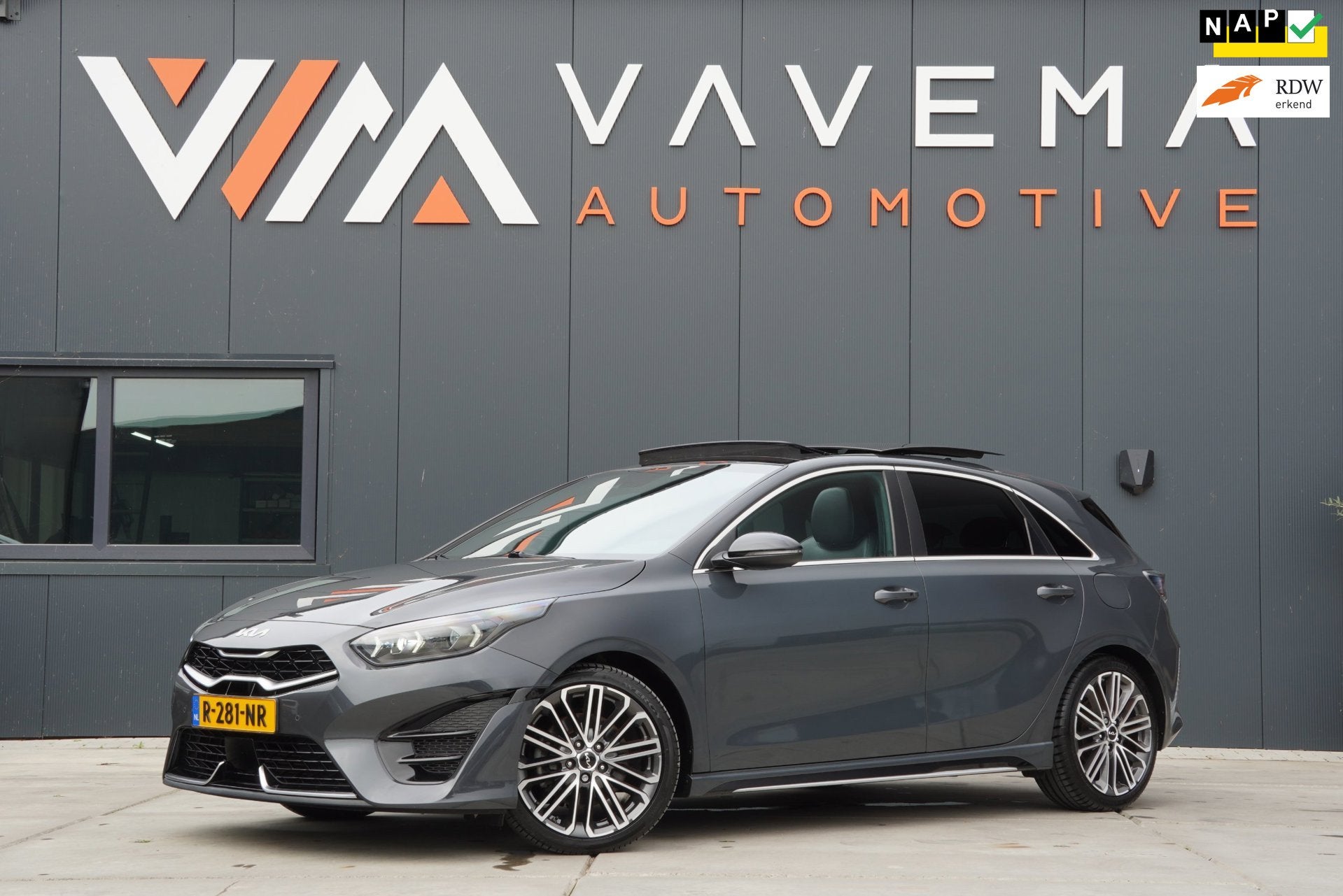 Kia Ceed 2022|1.5 T-GDi|160PK|GT-PlusLine|Pano|Keyless|Alcan, Auto's, Gebruikt, 4 cilinders, 160 pk, Origineel Nederlands