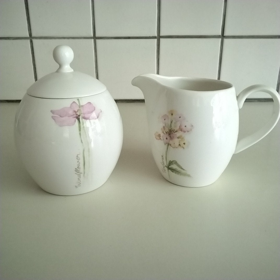 royal porcelain " flowery " roomstel, Ophalen of Verzenden, Porselein, Overige stijlen
