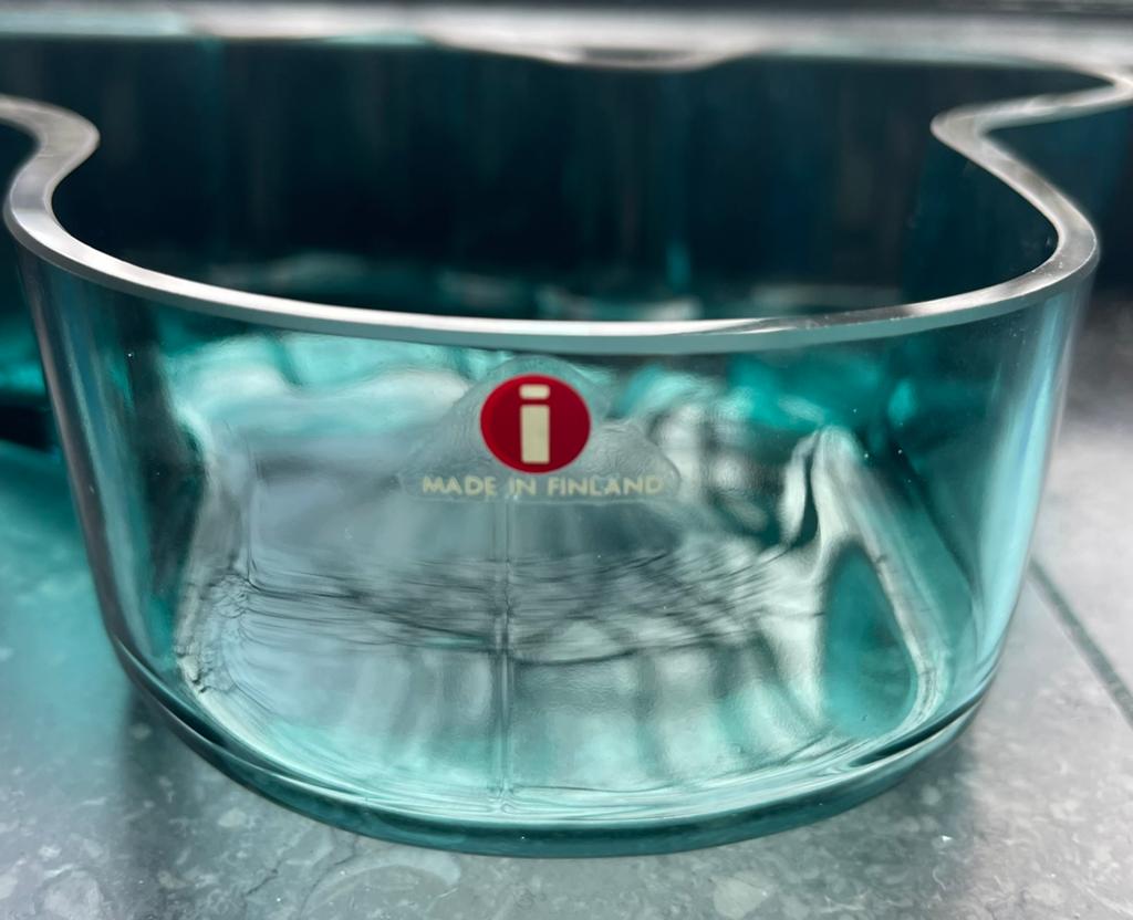 Iittala grote Alvar Aalto grote schaal zeeblauw 50x195mm, Huis en Inrichting, Woonaccessoires | Schalen en Manden, Ophalen of Verzenden