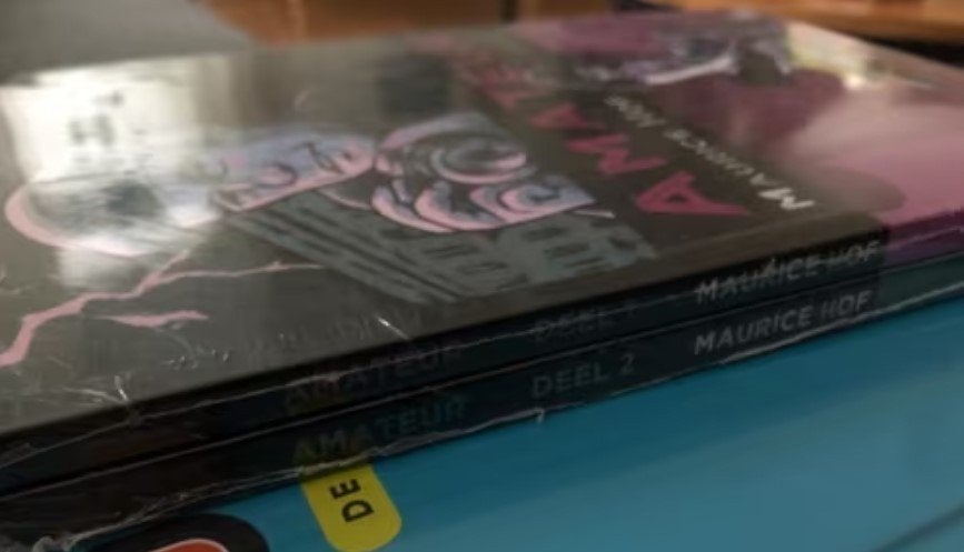 amateur 2x maurice hof k2, Meerdere stripboeken, Ophalen of Verzenden, Zo goed als nieuw